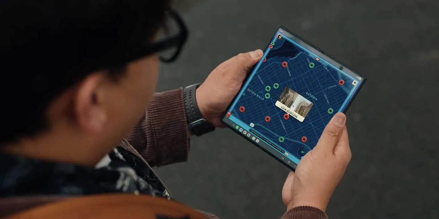 Homem- Aranha "inventa" o Samsung Galaxy Z Fold 8 com seu novo formato mais largo