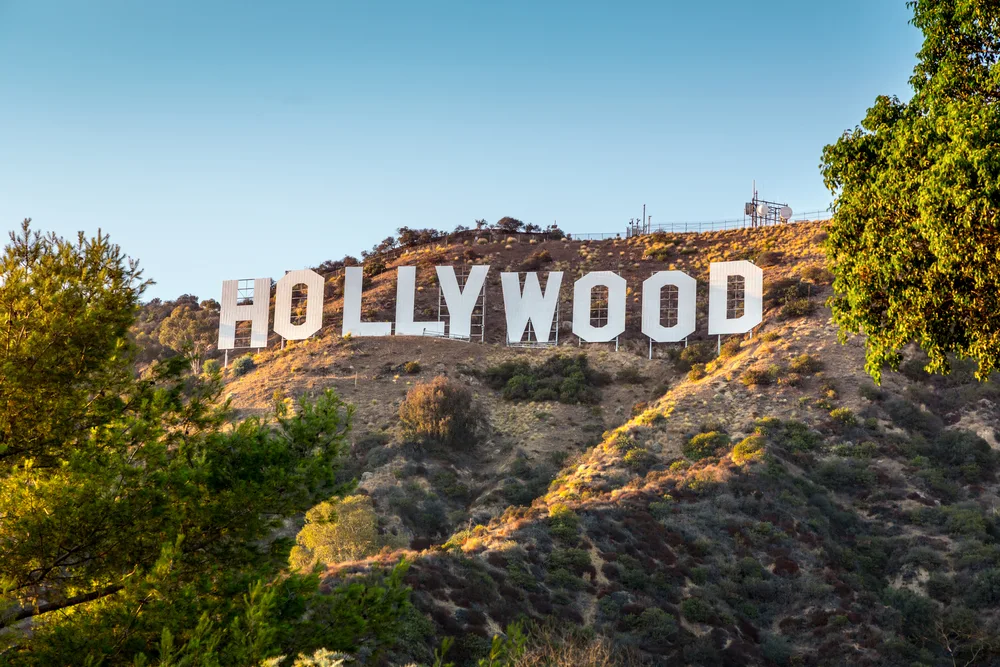 Hollywood fecha acordo com TikTok para limitar clones de atores por IA nos vídeos