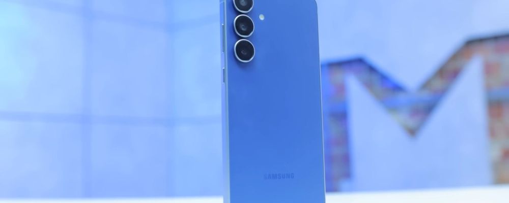 Imagem promocional vazada destacando o Galaxy S26 FE em diferentes cores