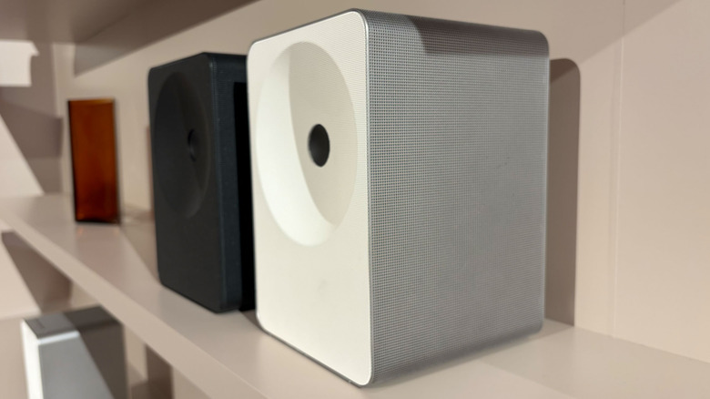 Smart speaker Samsung Music Studio 7 em close
