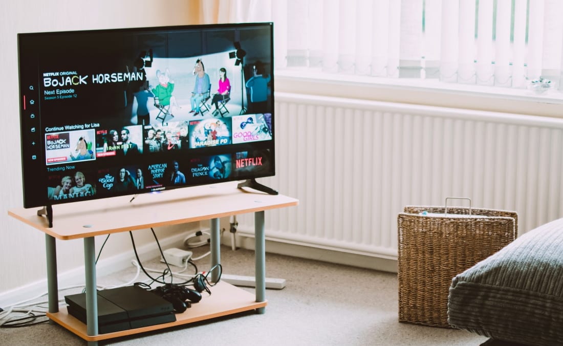 Confira qual é a diferença entre a Smart TV e TV LED