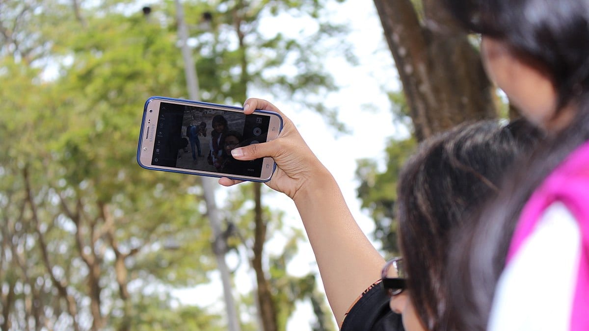 Como tirar uma selfie perfeita sem precisar tocar no celular