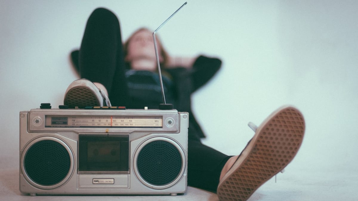 Como ouvir estações de rádio do mundo todo de maneira gratuita