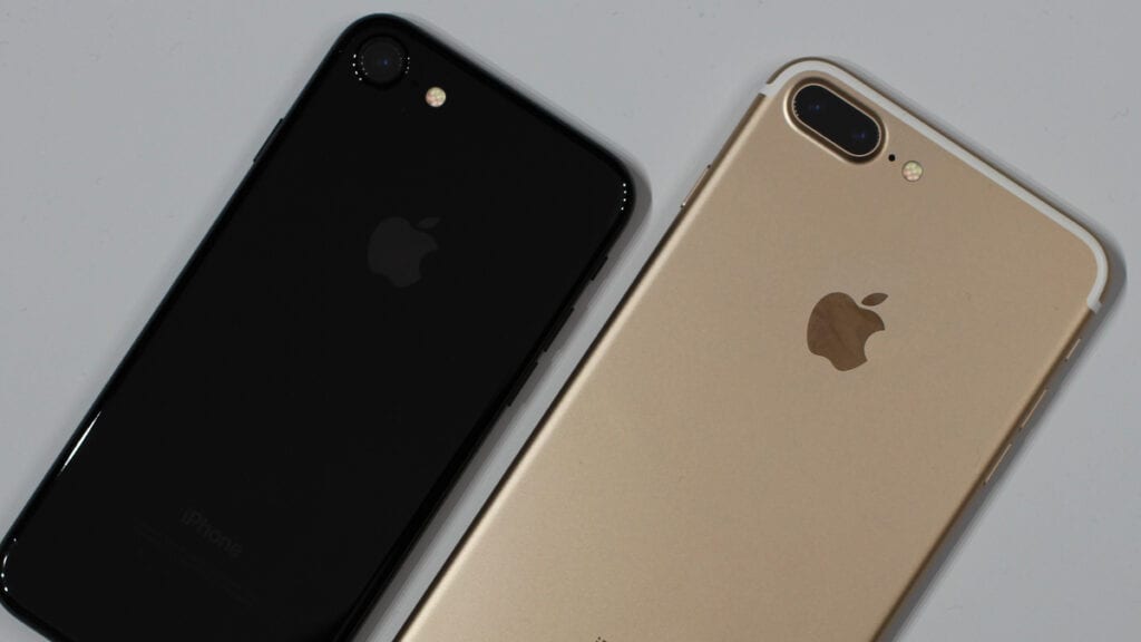 Na imagem vemos o iphone que é possível gravar a tela