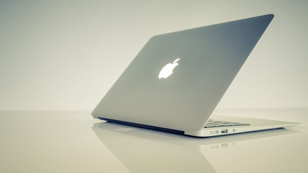 Na imagem vemos um Mac, veja como ajustar seu Airdrop nele