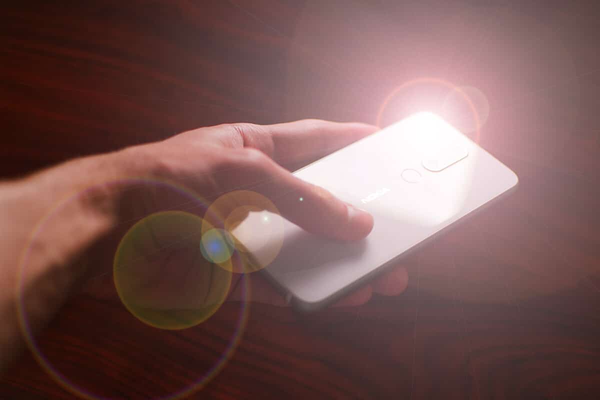 Como acender a lanterna no Android manualmente e com Ok Google