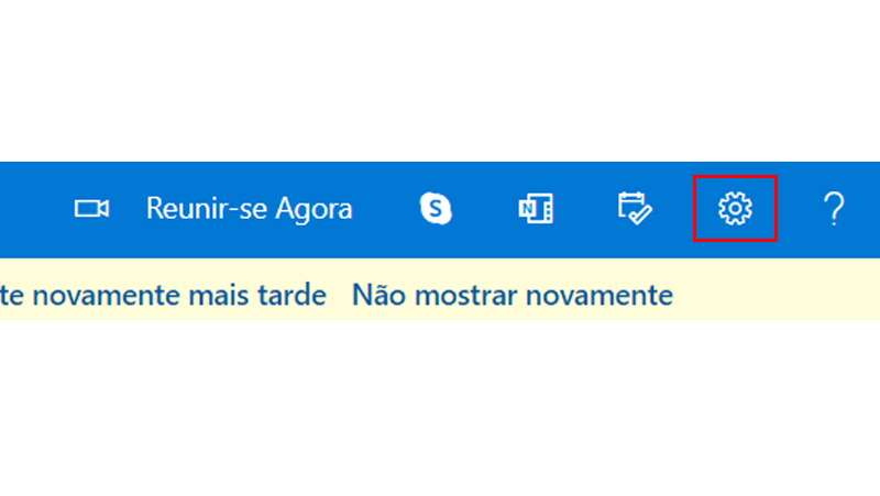 Clique na engrenagem que é o menu de configurações do outlook