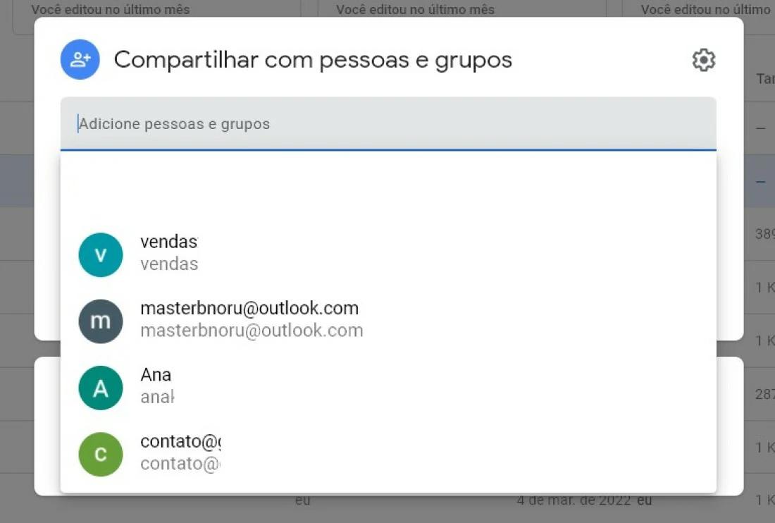 Adicione os emails das pessoas com quem gostaria de compartilhar seus arquivos no Google Drive - Como compartilhar arquivos no Google Drive