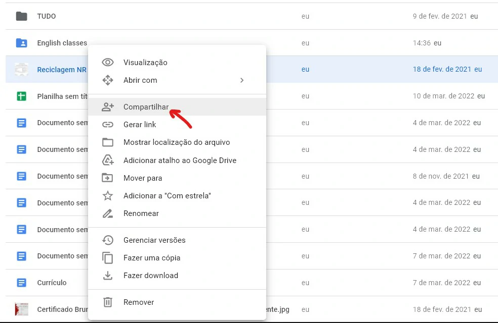 Clique em Compartilhar no menu suspenso do arquivo que gostaria de compartilhar com seus amigos - Como compartilhar arquivos no Google Drive