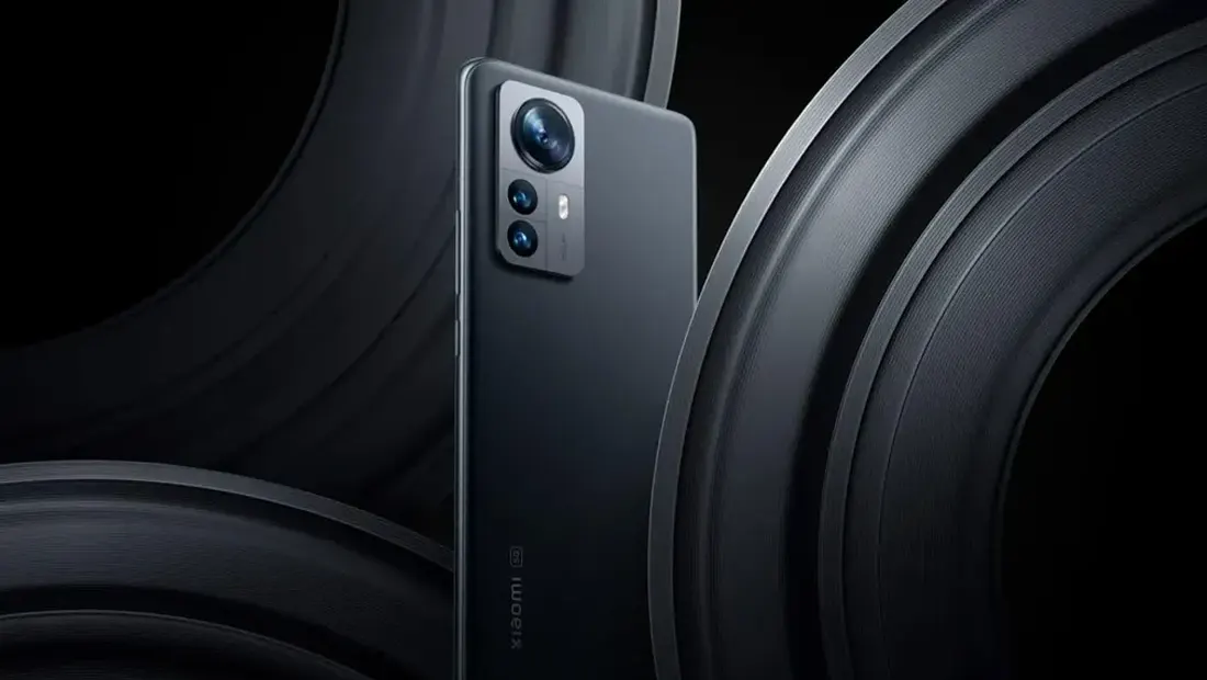 Xiaomi 12 Pro chega com mais potência