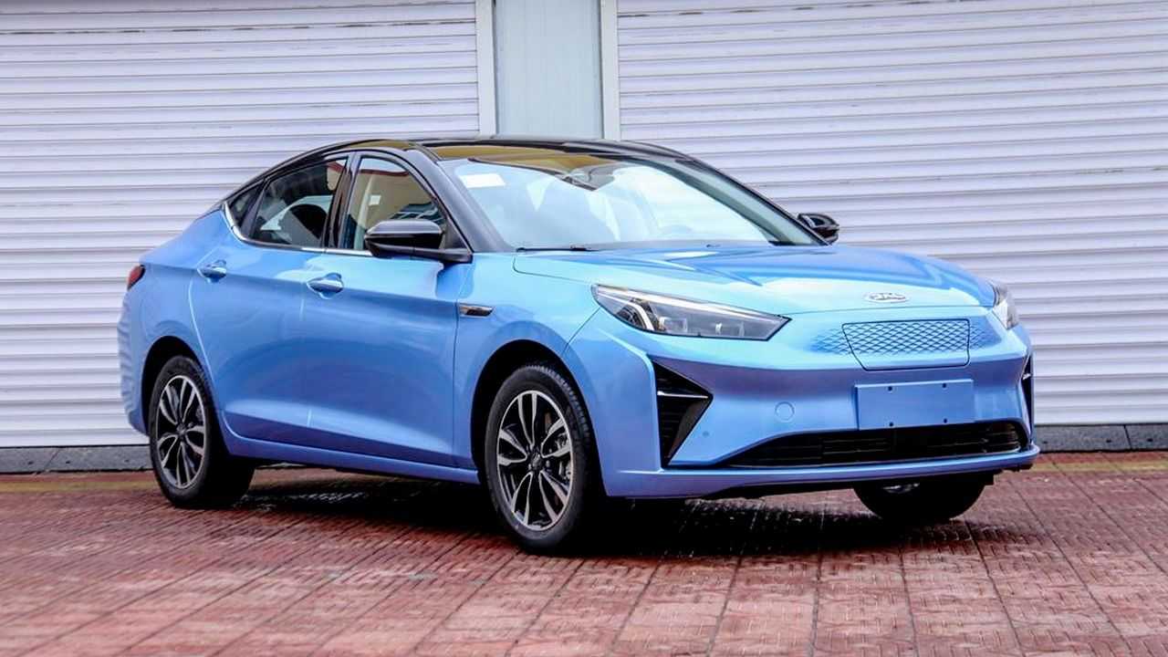 10. JAC E-J7 - Quanto custa um carro elétrico 10. JAC E-J7 - Quanto custa um carro elétrico