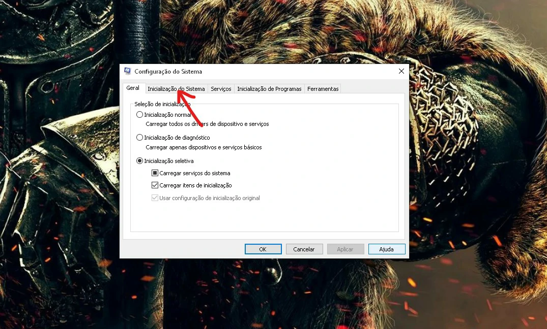 Clique sobre Inicialização do Sistema - Como ativar núcleos do processador no PC