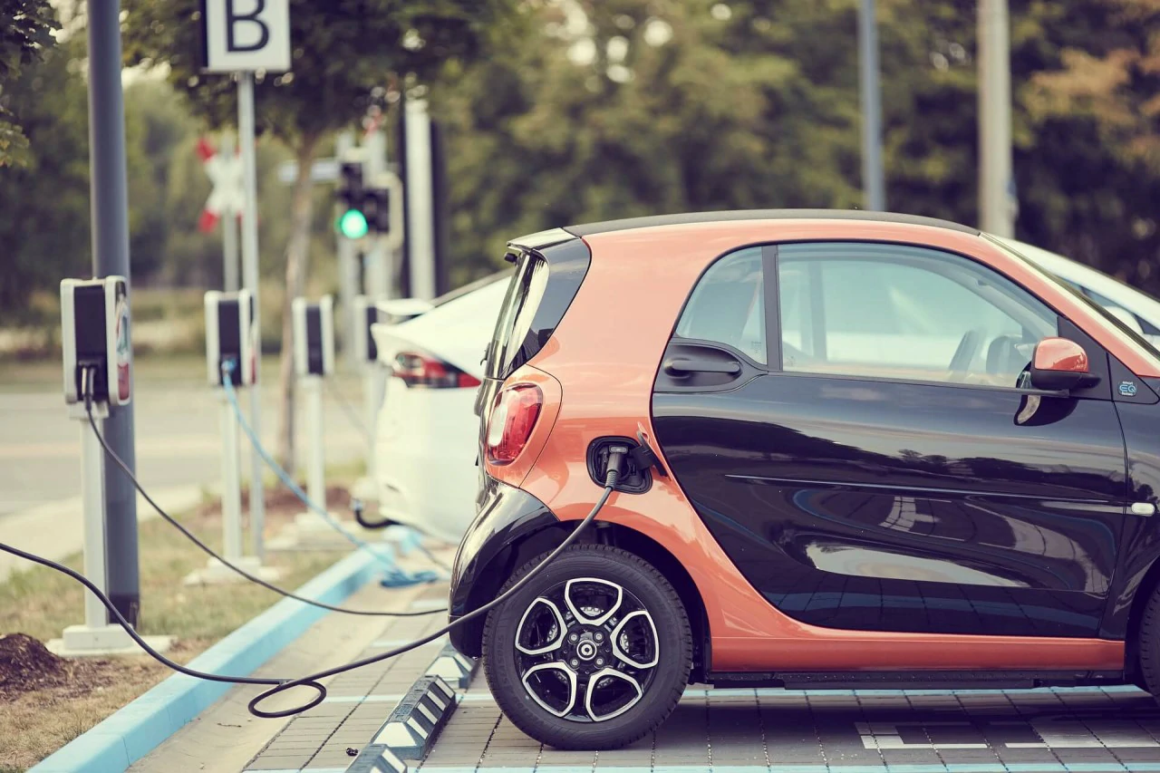 Quanto custa um carro elétrico? [Modelos vendidos no Brasil]