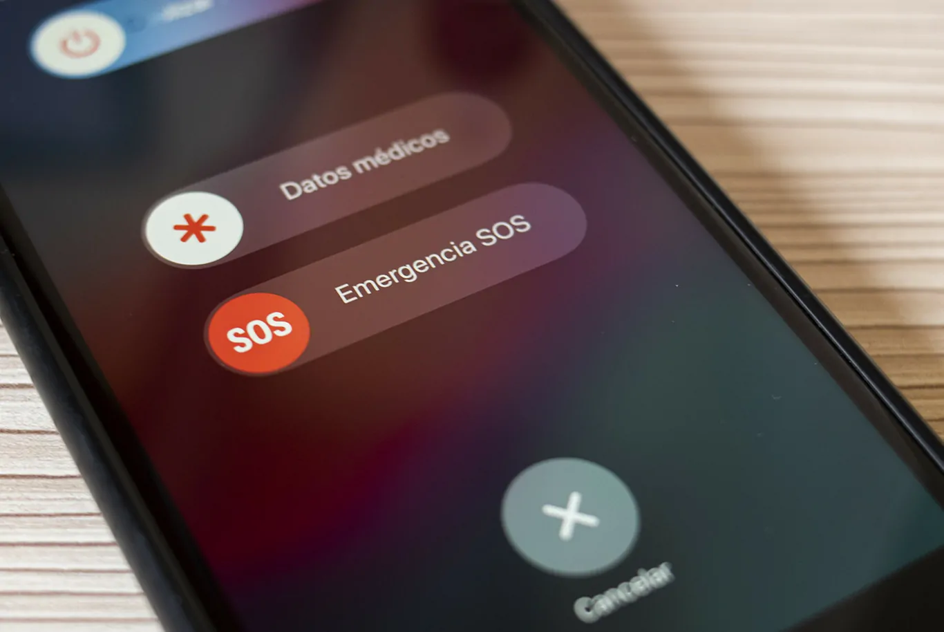 Como configurar contatos de emergência no iPhone