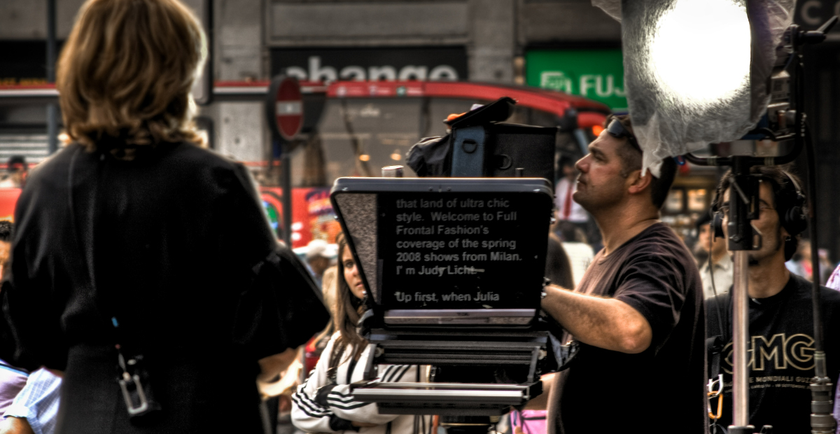 Como transformar celular em teleprompter [4 apps]
