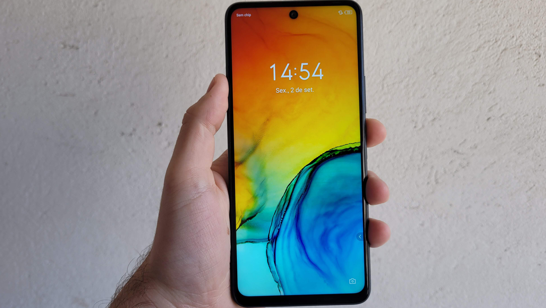 Infinix Hot 11S NFC possui tela IPS LCD