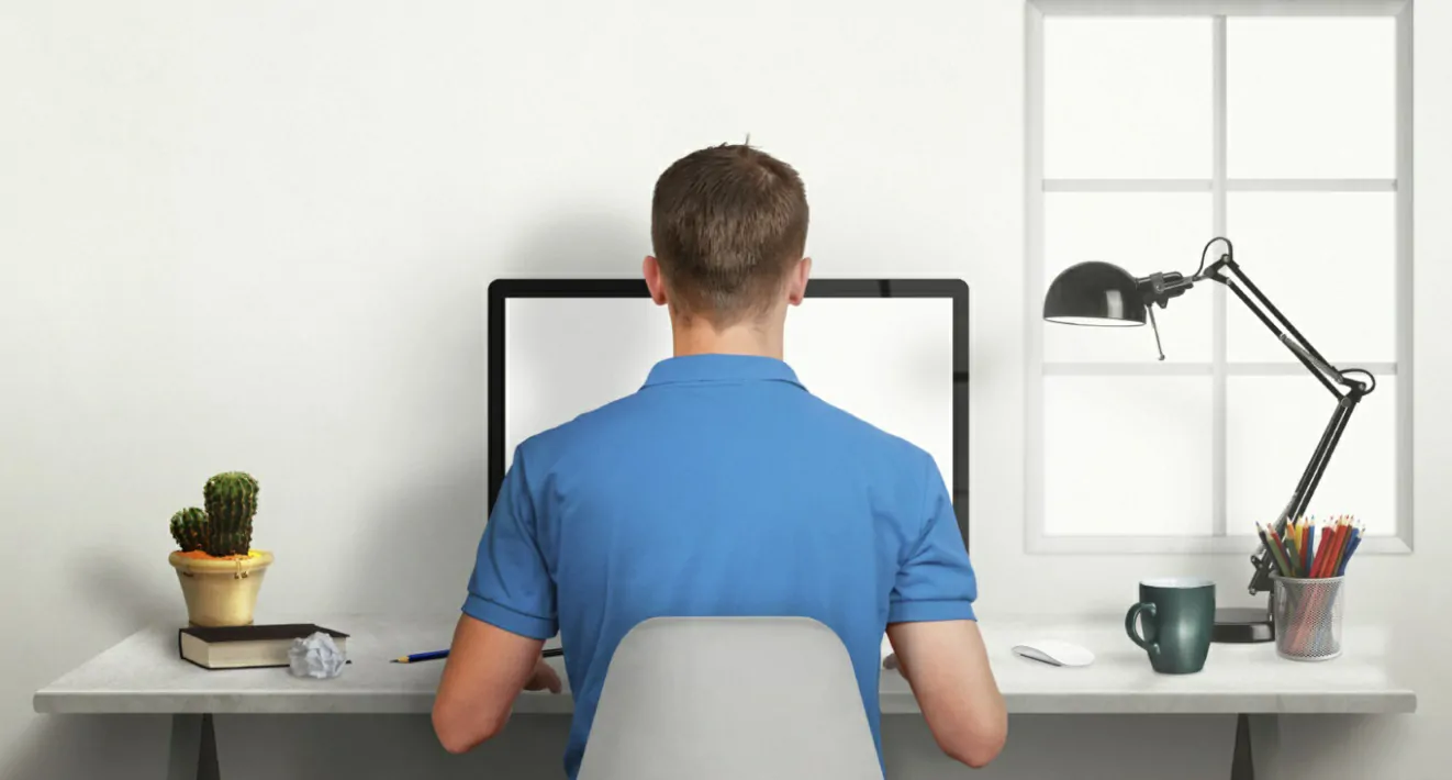 Qual a altura ideal da mesa de escritório? 4 modelos elétricos no Brasil