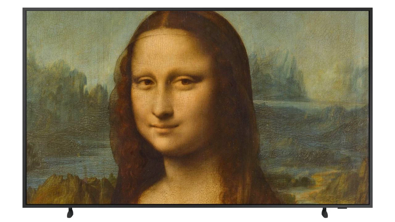Quadro na monaliza sendo exibido na The Frame 2022