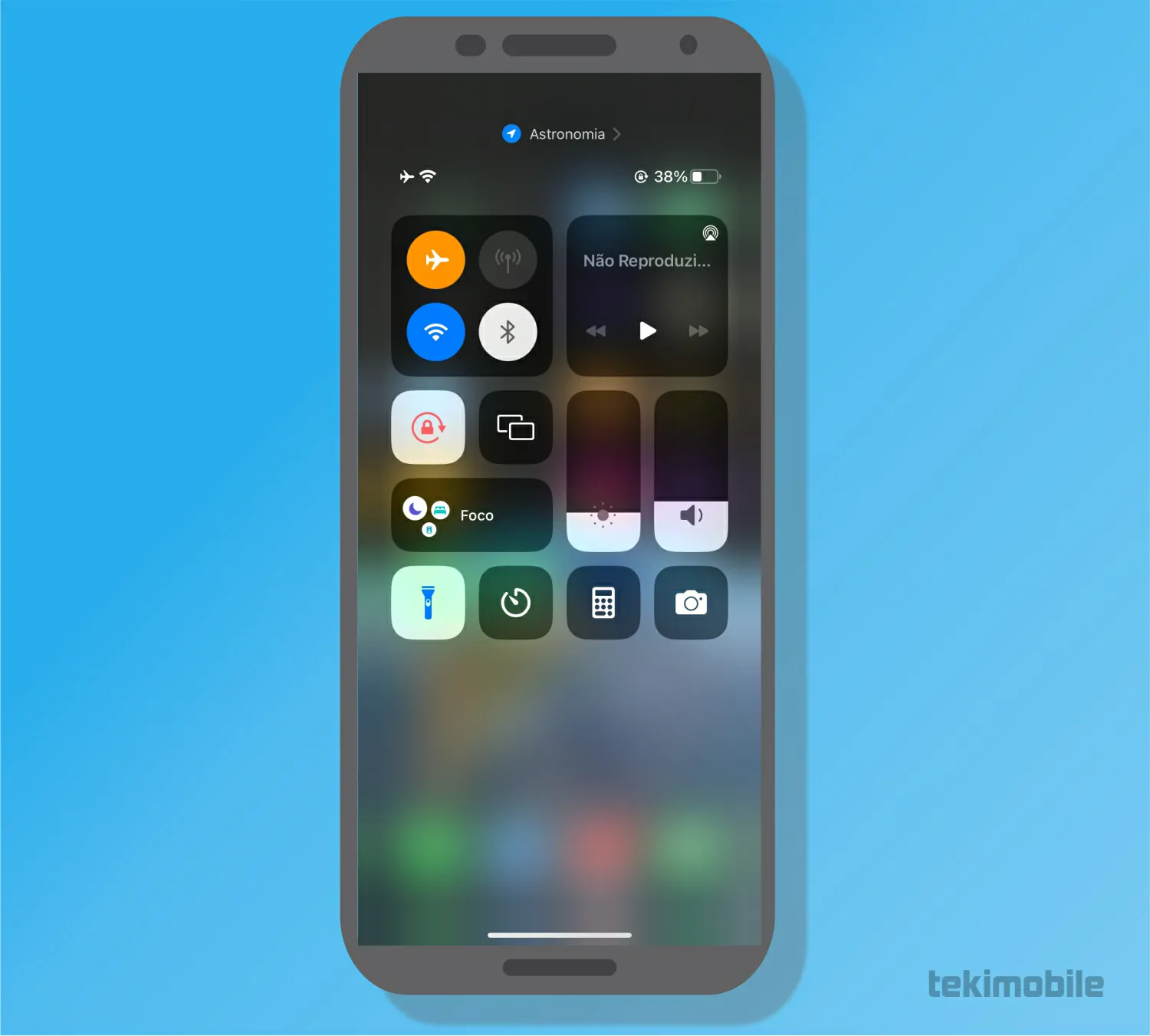 Toque sobre a lanterna no menu para desligar - Como acender a lanterna do iPhone