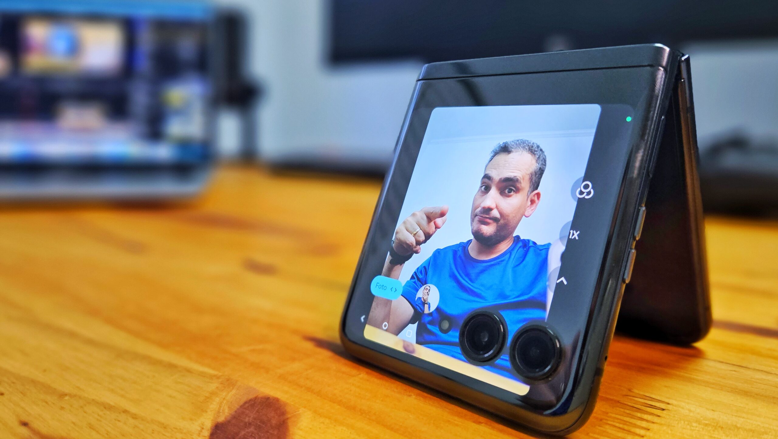 Review Motorola Razr 40 Ultra: melhores telas do segmento