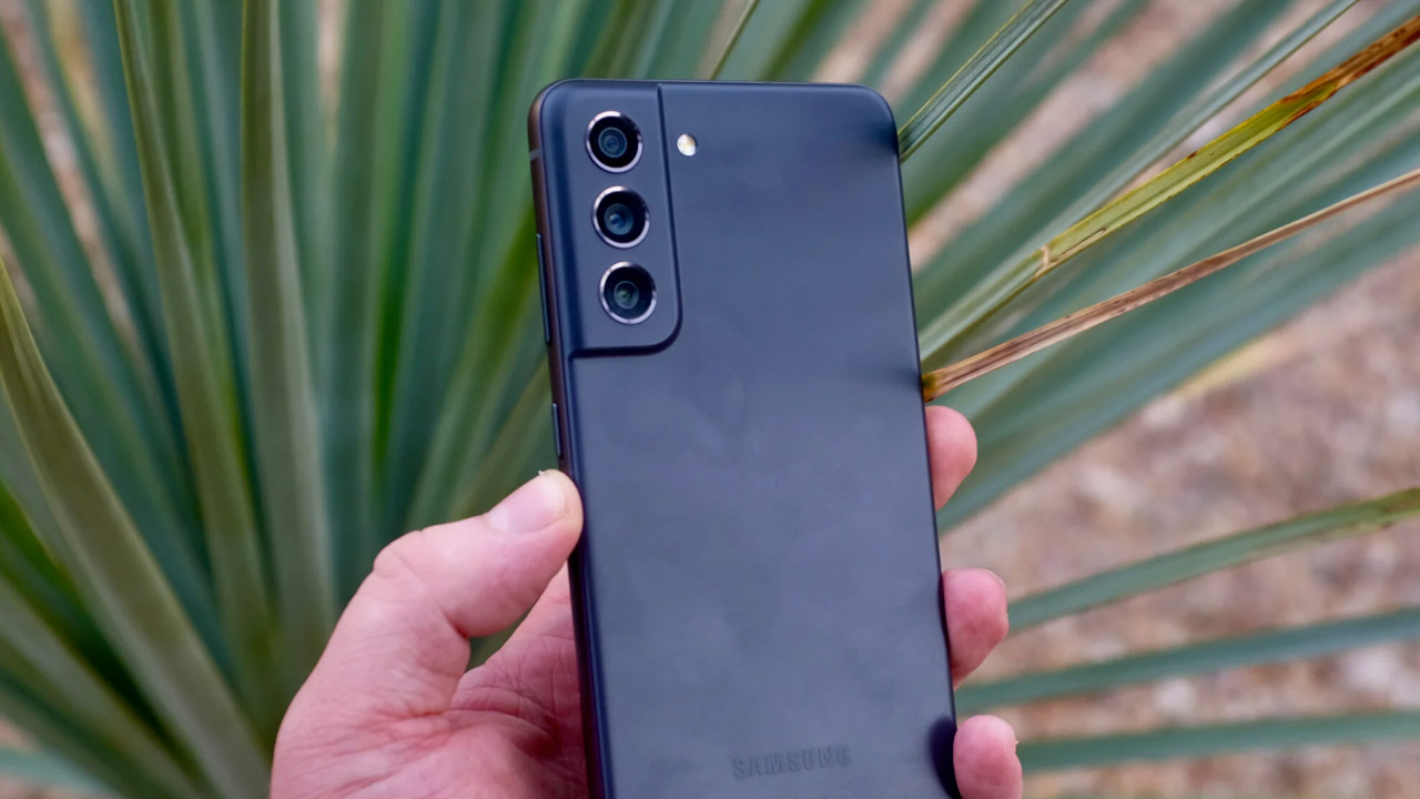 Melhor preço até hoje: Galaxy S21 FE por apenas R$ 1.799