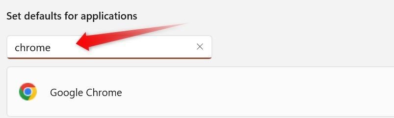 Procurando pelo Chrome na lista de aplicativos padrão no aplicativo de configurações do Windows.