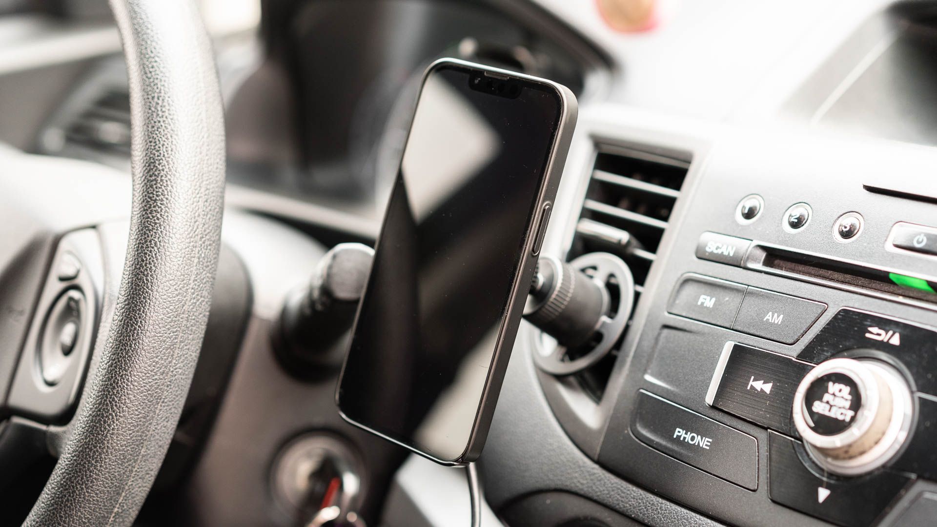 8 maneiras de carregar seu celular sem fio
