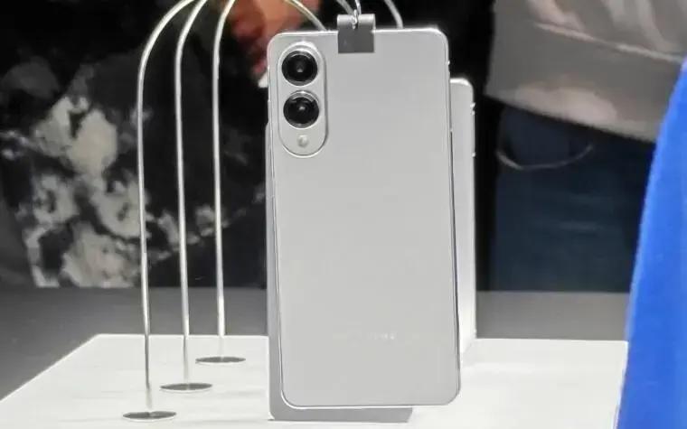 Imagens reais do Galaxy S25 Edge apresentam diferenças em relação aos vazamentos anteriores
