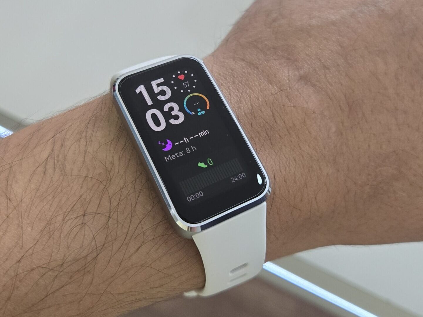Huawei Band 10 chega ao Brasil com bateria de até 14 dias por R$ 599