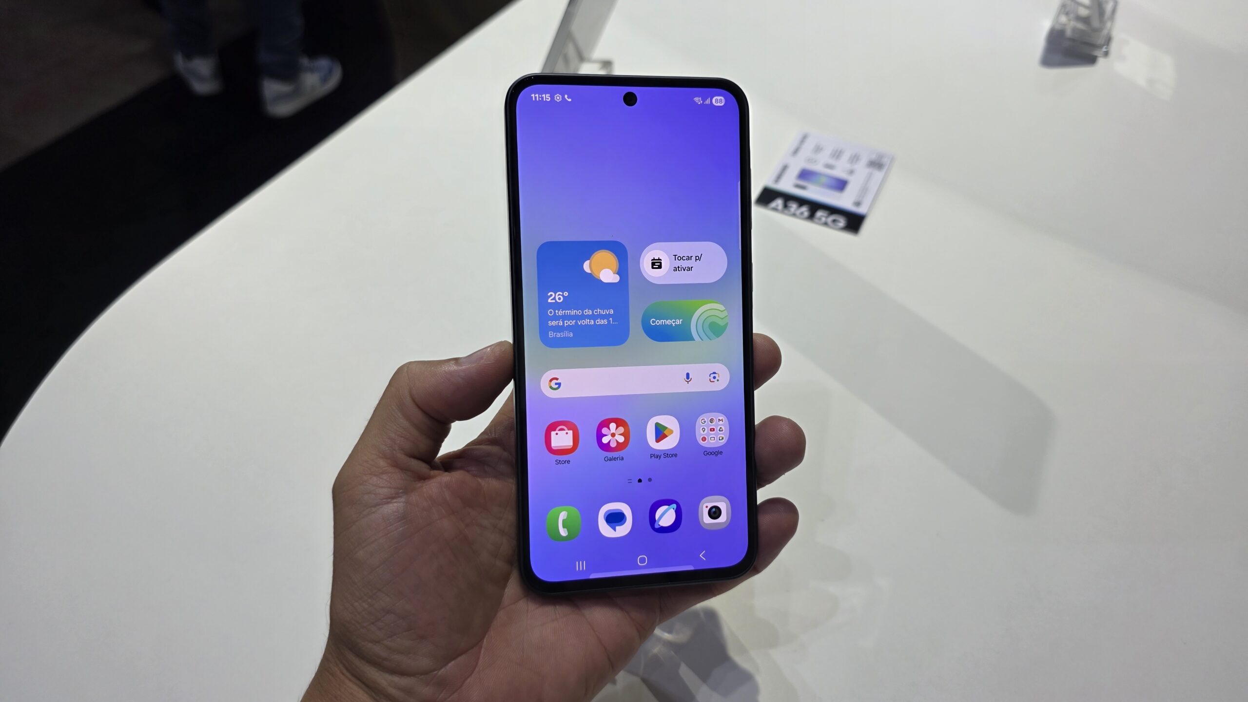 Galaxy A26 é o mais barato da turma. 
