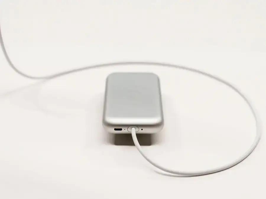 Bateria do Apple Vision Air pode ter design menor e mais leve, segundo vazamentos