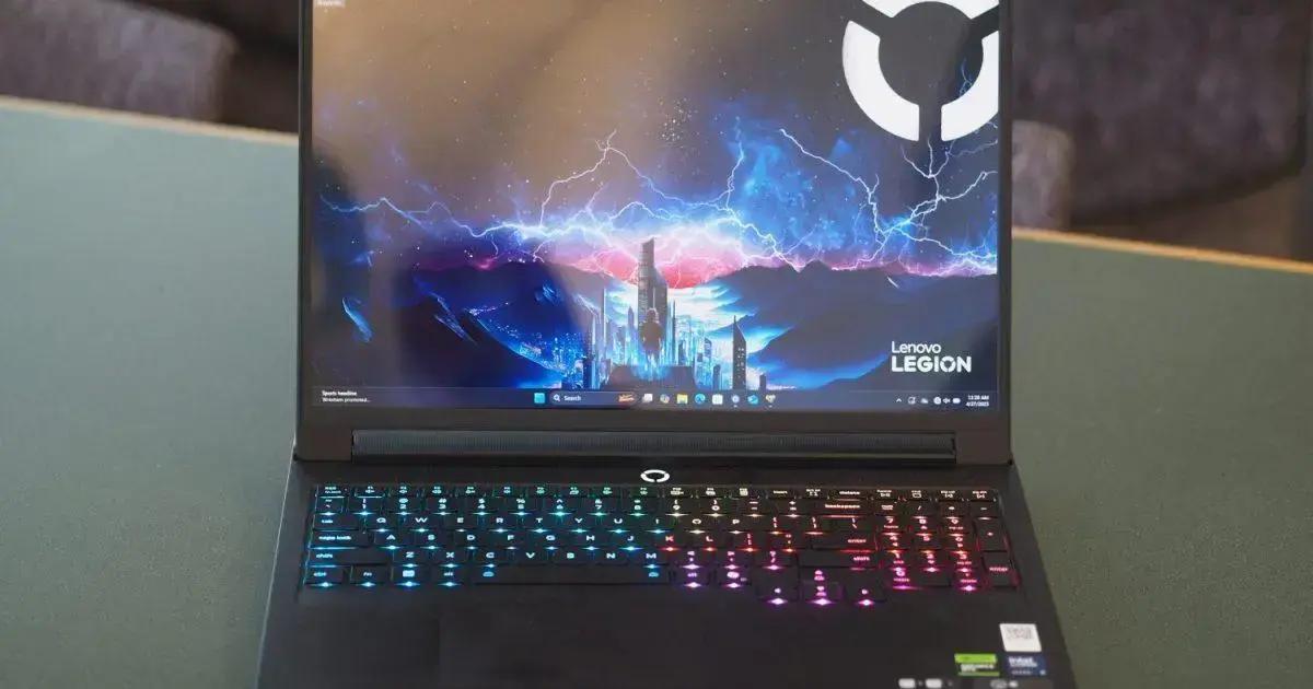 Análise do Lenovo Legion Pro 7i (2025): Início promissor com Arrow Lake e Blackwell