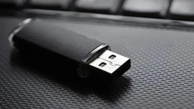 Pesquisadores desenvolvem memória flash mil vezes mais rápida que USB comum