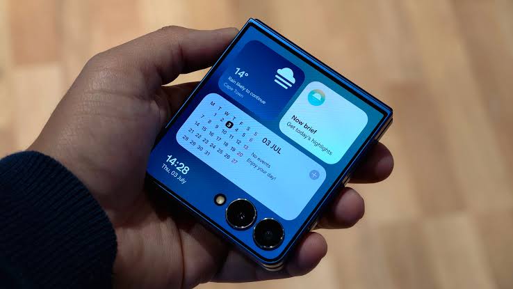 Samsung lança Galaxy Z Flip 7 e Z Flip 7 FE no Brasil