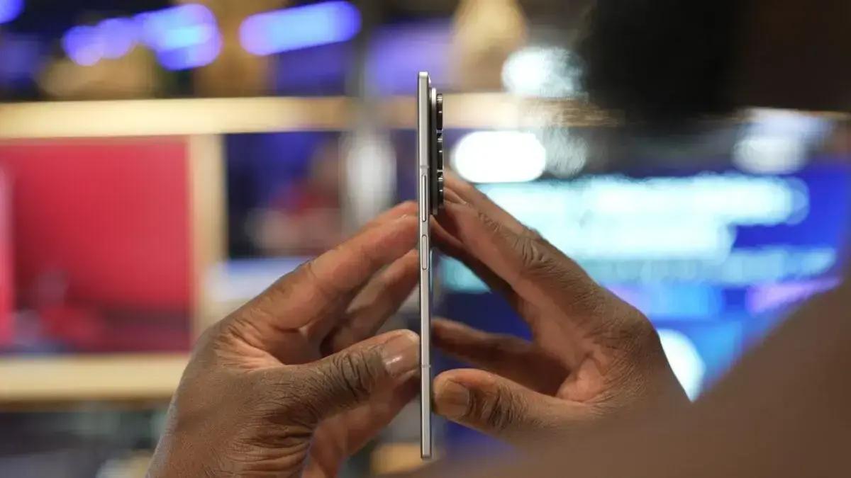 Unidades do Galaxy Z Fold 7 não abrem totalmente, é um problema?
