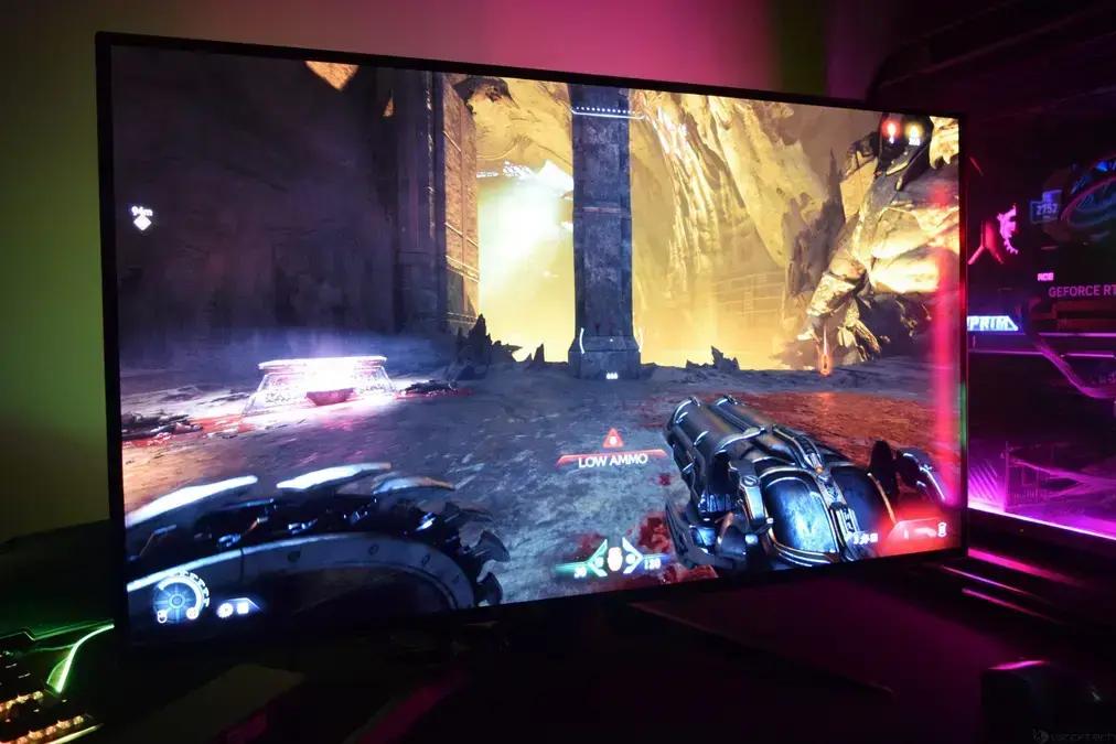 Monitores OLED de 32 polegadas com alta frequência por menos de US$1000