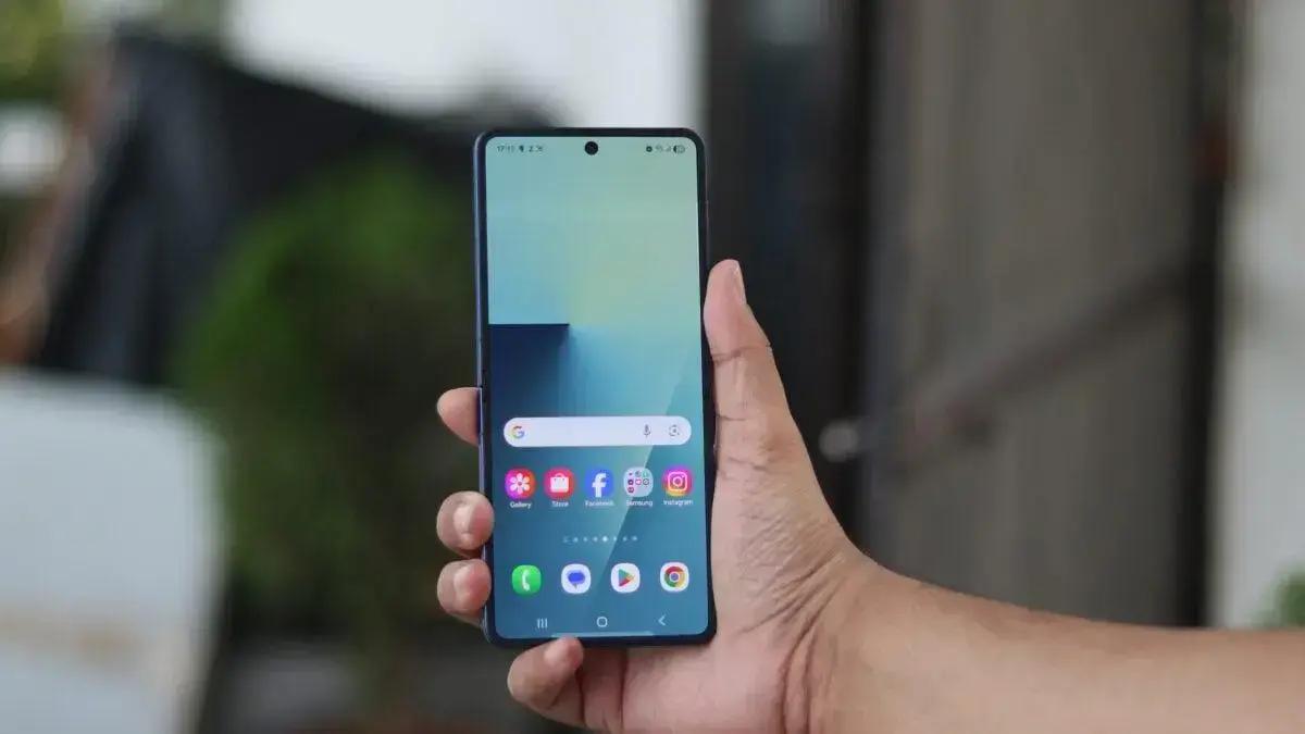 Samsung mantém segunda posição no mercado de smartphones na Índia em 2025