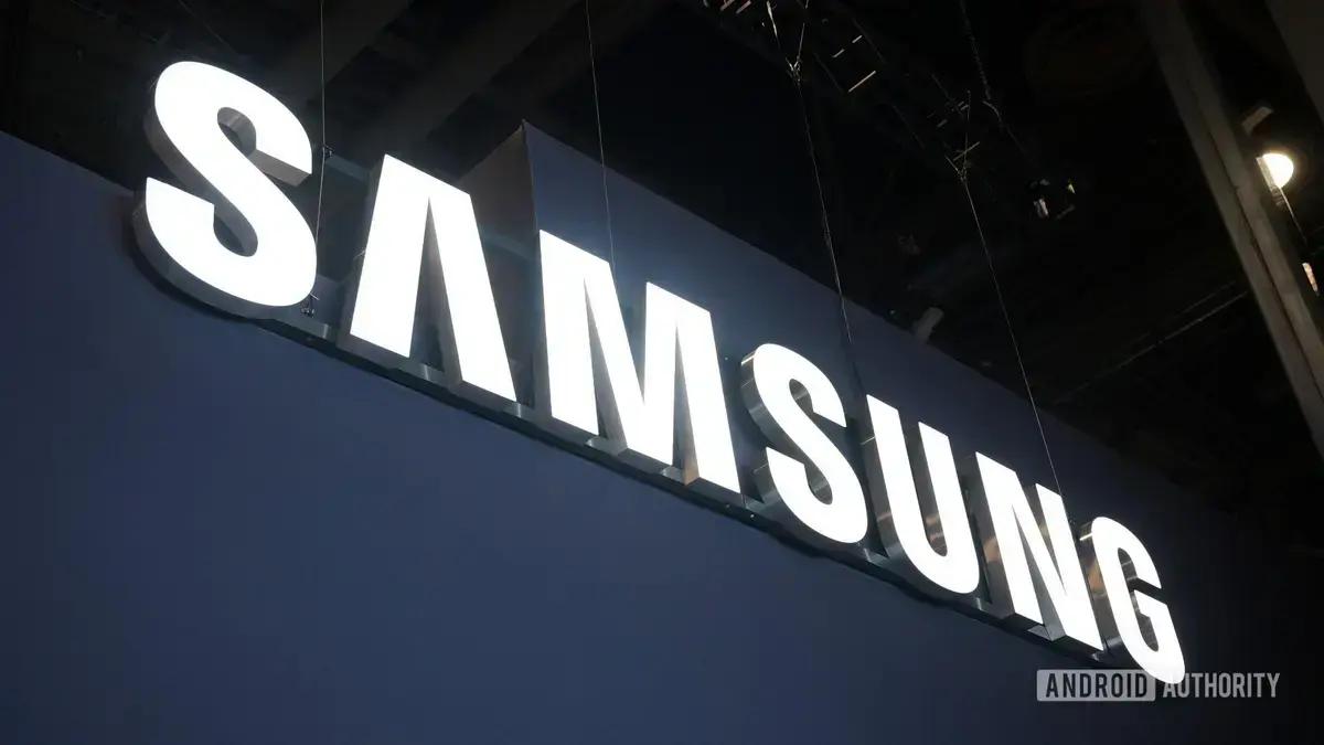 Samsung Desenvolvimento de smartphone tri-fold com chip avançado