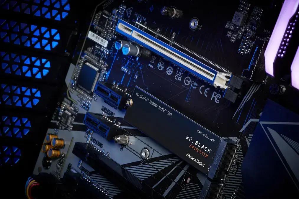 Microsoft esclarece que atualização do Windows 11 não causa falhas em SSDs, mas dúvidas permanecem
