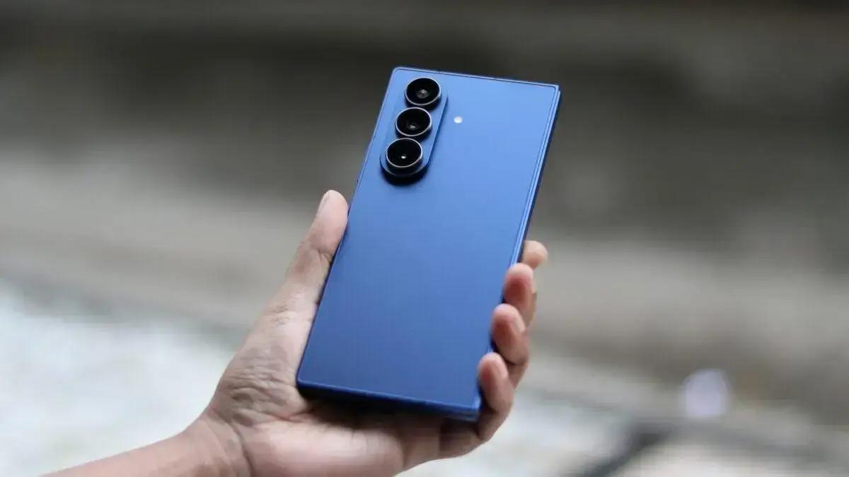 Galaxy Z Fold 7: Teste de durabilidade revela resistência impressionante após 200 mil dobras