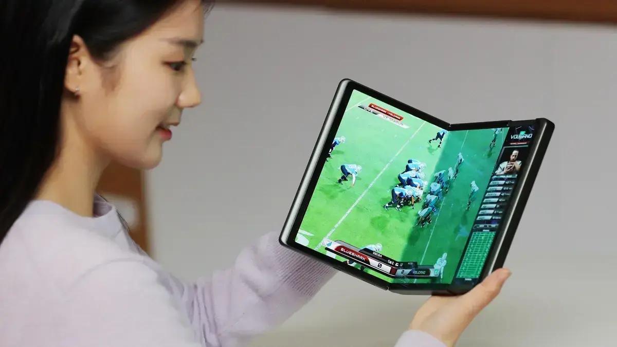Revelados recursos multitarefa e interface do Galaxy Z TriFold