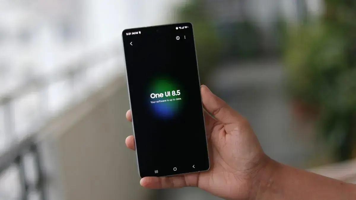 One UI 8.5 traz três novos estilos de relógio para a tela de bloqueio