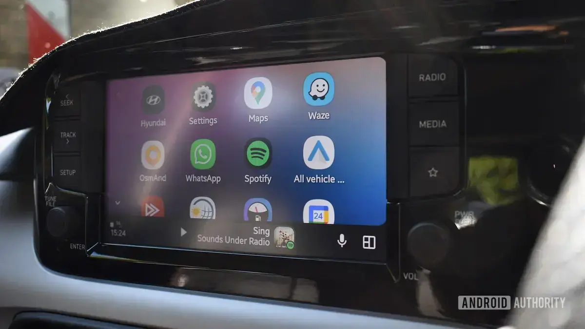 Android Auto troca Gemini por Google Assistant sozinho em alguns aparelhos