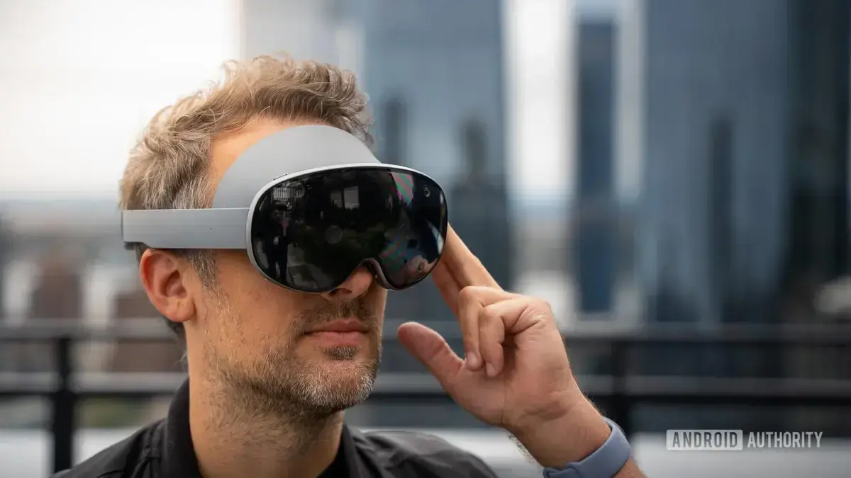 Galaxy XR sofre travamentos após atualização de abril por vazamento de memória