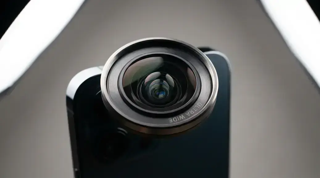 iPhone 18 Pro pode ganhar lente de abertura variável e câmera mais cara
