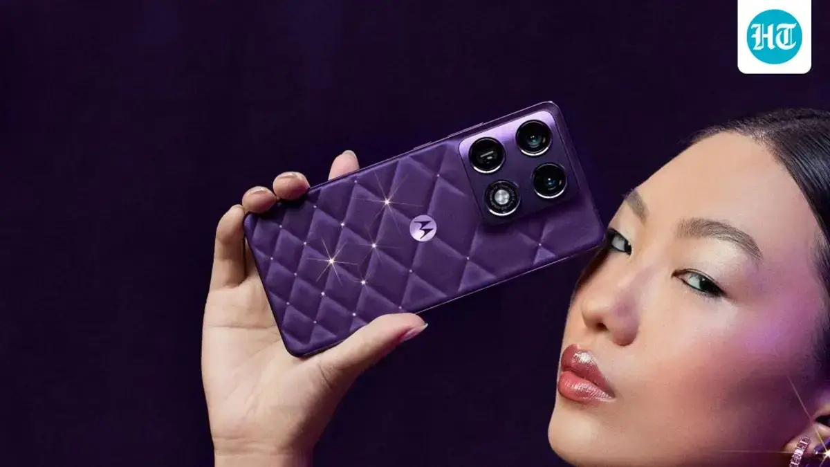 Motorola lança celular Signature e Moto Buds 2 Plus com cristais Swarovski, mas sem preço confirmado