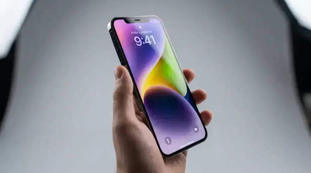 Pride Luminance chega ao iPhone com iOS 26.5 e permite personalizar a tela de bloqueio