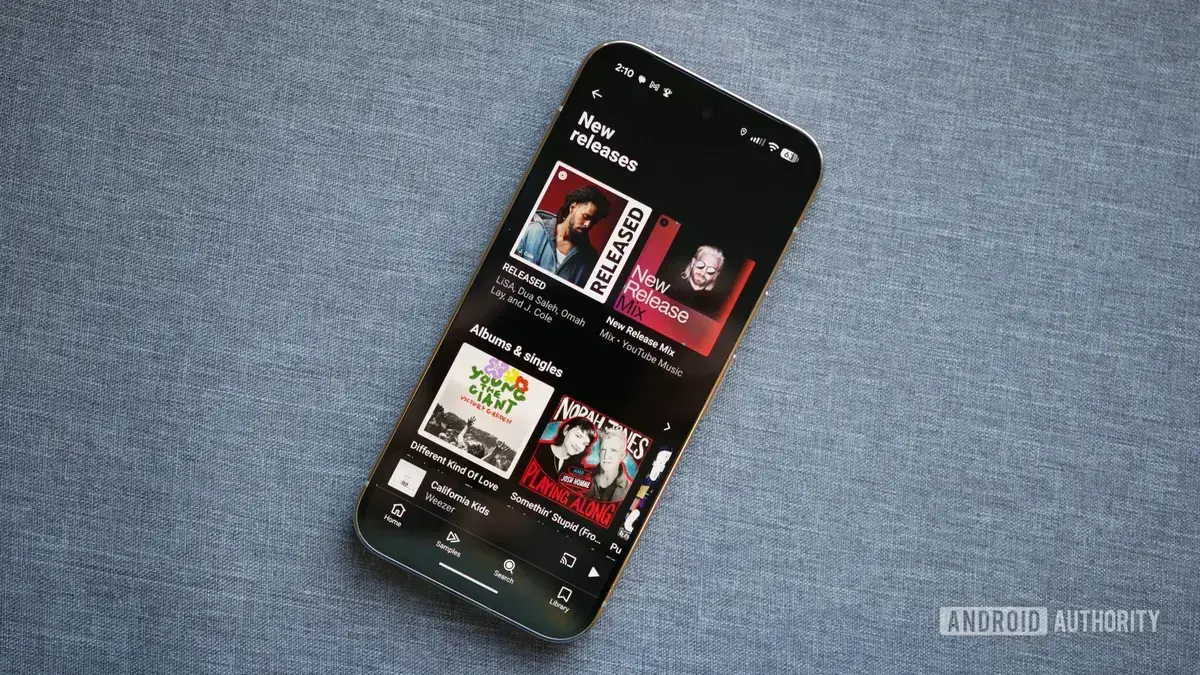 YouTube Music melhora a experiência em dobráveis com nova interface