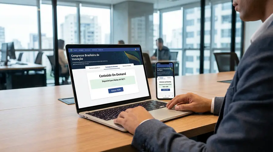 Uma imagem com a interface de uma plataforma de congresso aberta em um notebook e no celular, mostrando claramente a aba de conteúdo on-demand, a data de disponibilidade e um destaque visual para o preço de acesso (€250), como se fosse a página de inscrição/visualização do evento.