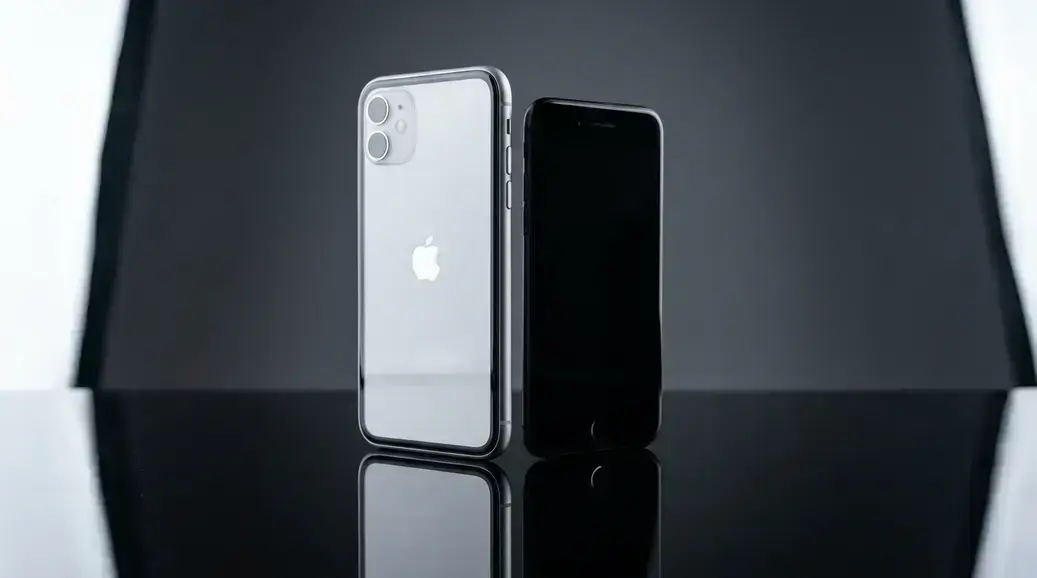 iPhone 11 e iPhone SE 2 ainda aparecem na lista oficial da Apple para iOS 26